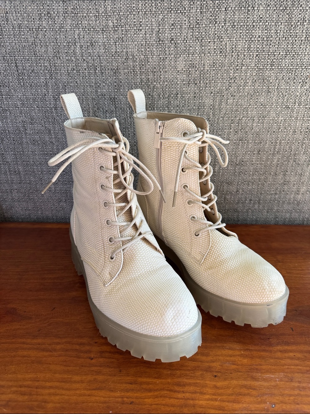 Dirty Laundry Mazzy Textured Lace-Up Platform Combat Boots Lug Soles Size 8.5